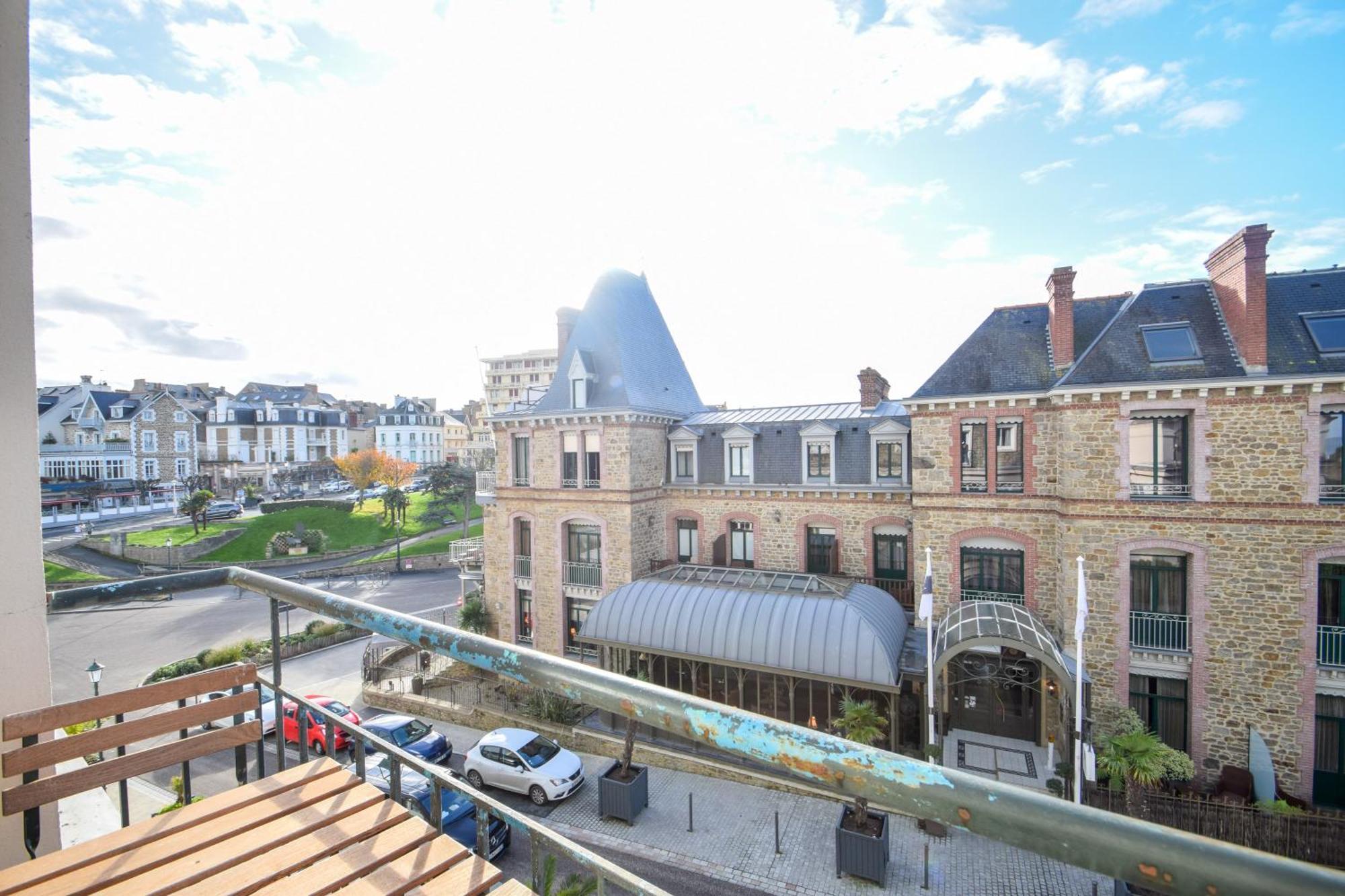 Appt 2 Pieces Confort 3 Pers Au Pied De La Plage Vacances Sans Voiture Dinard Luaran gambar